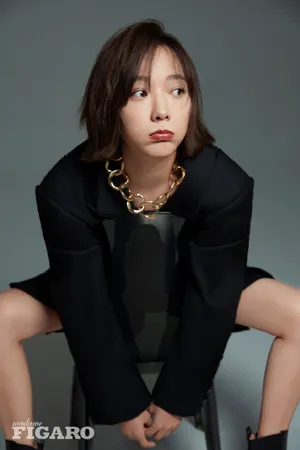 王珞丹恬静优雅时尚杂志写真图片_4