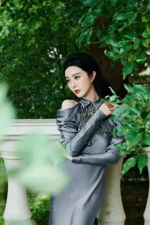 性感美女明星范冰冰前凸后翘诱惑写真_2
