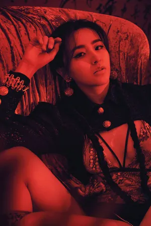 金子涵红色古风大片写真图片_4
