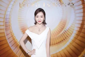 性感美女明星杨蓉优雅妩媚写真图片_4