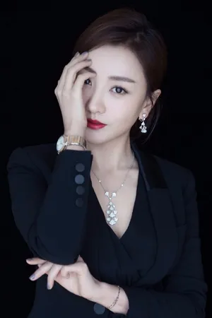 性感美女明星杨蓉优雅妩媚写真图片_5