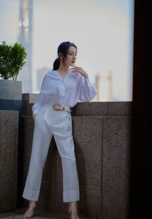 性感美女明星迪丽热巴妩媚优雅写真图片_8