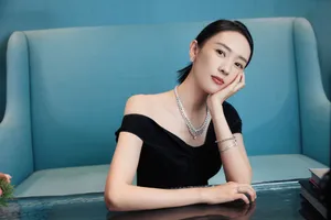 童瑶露肩黑衣性感写真图片_2