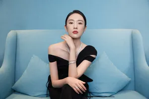 童瑶露肩黑衣性感写真图片_6