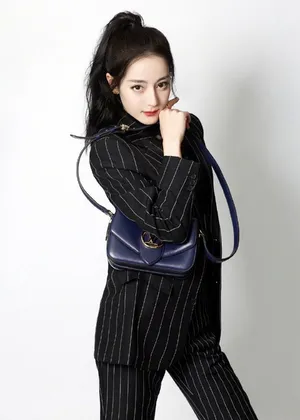 美女明星迪丽热巴优雅妩媚写真_8