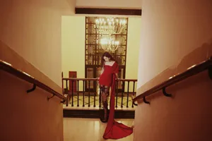 杨幂修身红裙妩媚性感写真图片_7