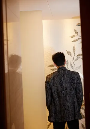 经超优雅帅气西装写真图片