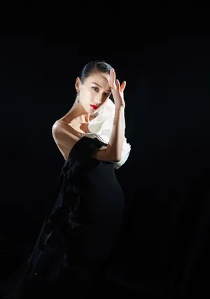 黄圣依时尚先生盛典妩媚性感写真_2