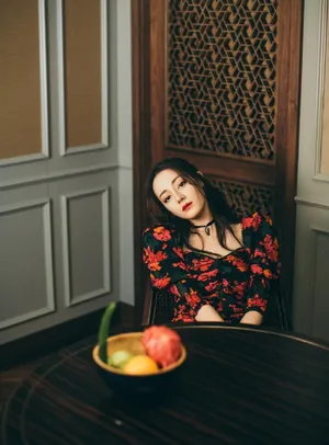 性感美女明星迪丽热巴火辣写真_4