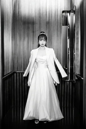 性感美女明星虞书欣婚纱妩媚写真_7
