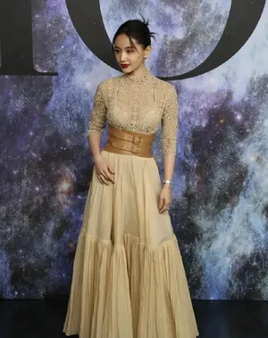 性感美女明星王子文妩媚优雅写真第1张