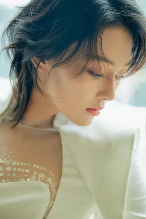 张馨予性感曼妙身姿写真图片_9