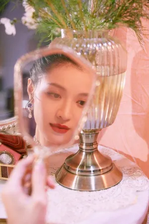 性感美女钟楚曦妩媚优雅写真_9