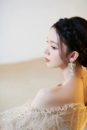 陈瑶星空璀璨流光裙甜美仙气写真图片_6