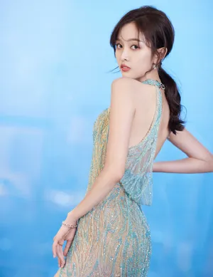 性感美女吴宣仪蕾丝透视诱惑写真
