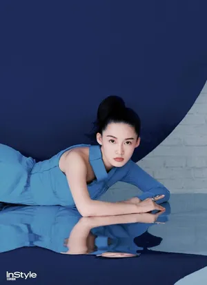 性感美女李沁妩媚优雅写真大片