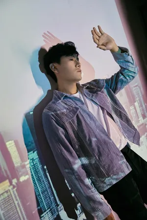 型男秦昊随性洒脱帅气写真_5