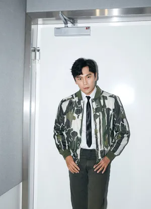 演员秦昊雅痞风帅气图片写真