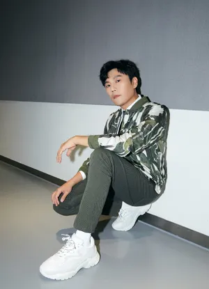 演员秦昊雅痞风帅气图片写真_2