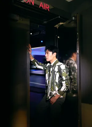 演员秦昊雅痞风帅气图片写真_5