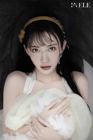 刘萌萌性感妩媚时尚写真大片