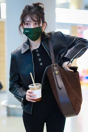 宋祖儿娇俏机场私服照图片_5