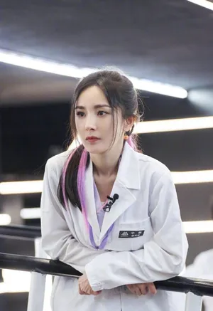 美女明星杨幂运动装气质优雅写真_3
