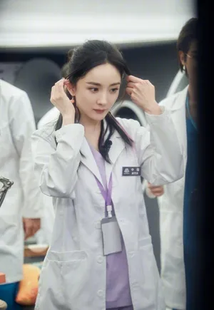 美女明星杨幂运动装气质优雅写真_7