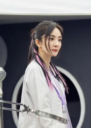 美女明星杨幂运动装气质优雅写真_8