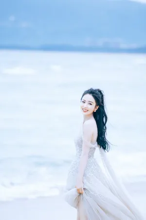 佟丽娅银河流星裙优雅仙气写真图片_3