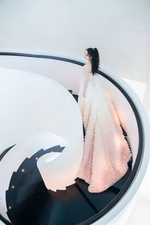 佟丽娅低胸礼服妩媚性感写真_11