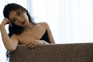 江疏影黑色优雅礼服妩媚性感写真