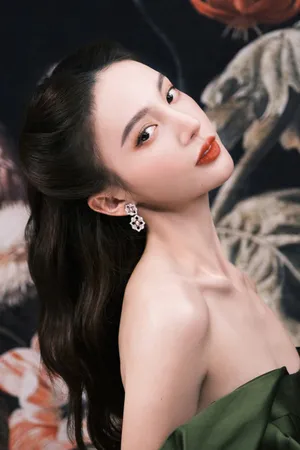 金晨复古油画大片写真图片_4