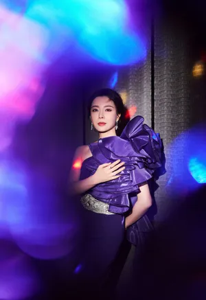 陈数紫色斜肩长裙魅力性感写真图片_6
