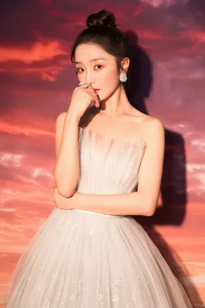 性感美女明星肖燕写真图片