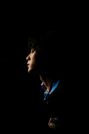 檀健次丝绒绣标西装帅气写真图片_9