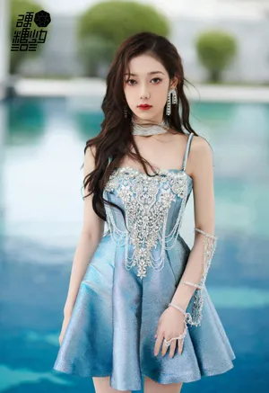 硬糖少女人鱼姬色短裙写真图片