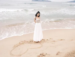 宋祖儿海洋沙滩性感写真图片_8