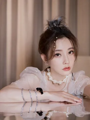 冯提莫粉裙性感甜美写真图片_5
