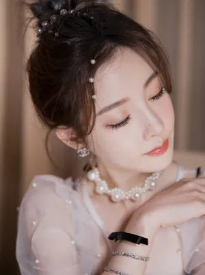 冯提莫粉裙性感甜美写真图片_6