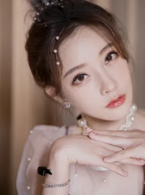 冯提莫粉裙性感甜美写真图片_7