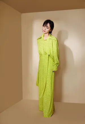 周笔畅豆绿色风格写真图片_3