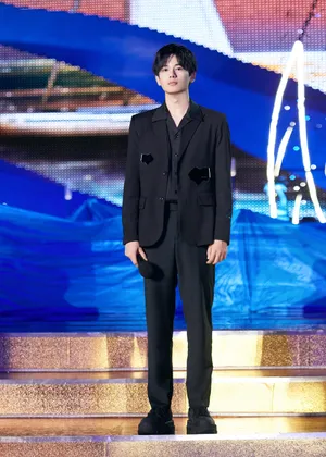 胡先煦海南岛国际电影节帅气图片_5