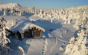 风雪中的木屋高清桌面壁纸_11