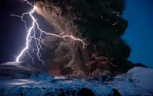 壮观的火山喷发桌面壁纸_5