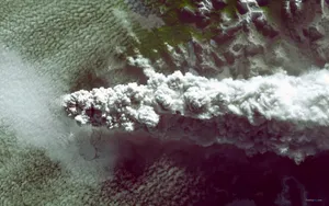 壮观的火山喷发桌面壁纸_6