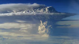 壮观的火山喷发桌面壁纸_8