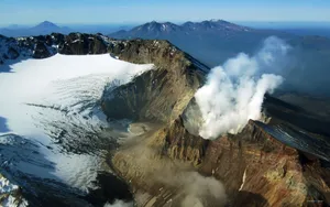 壮观的火山喷发桌面壁纸_13