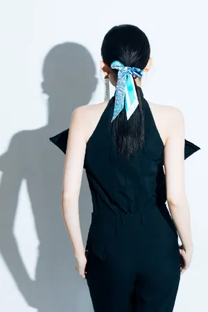 美女明星娜扎性感妩媚写真_1