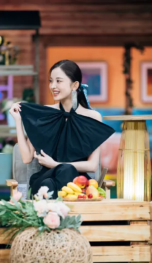 美女明星娜扎性感妩媚写真_7